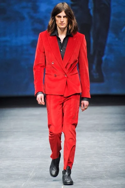 Look 30